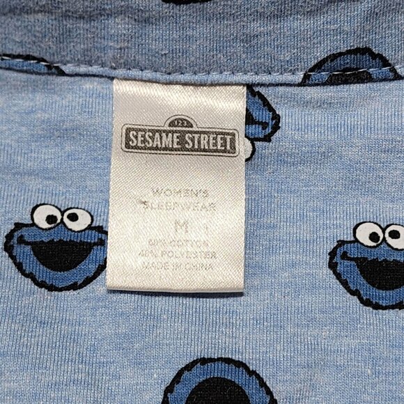 Sesame Street Womens Pajama Set Cookie Monster Print Soft Blue Short Sleeve‎ M - Picture 2 of 9